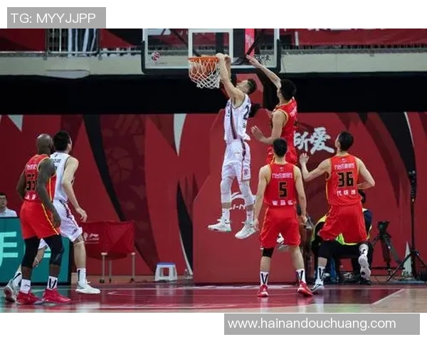 深入分析上海篮球队阵地战战术特点与执行策略